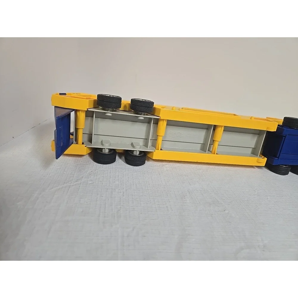 Vintage 1986 Hot Wheels Semi Truck Trailer Transporter Car Hauler Carrying Case